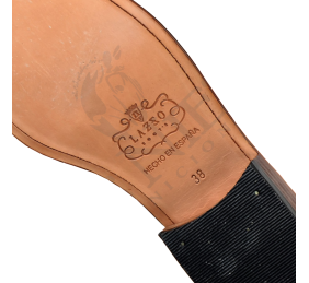 Bota 1850 Los Nietos piel flor ternera  | Piso suela | Marrón