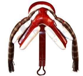 Silla de montar vaquera de fibra modelo Dalia | Cereza