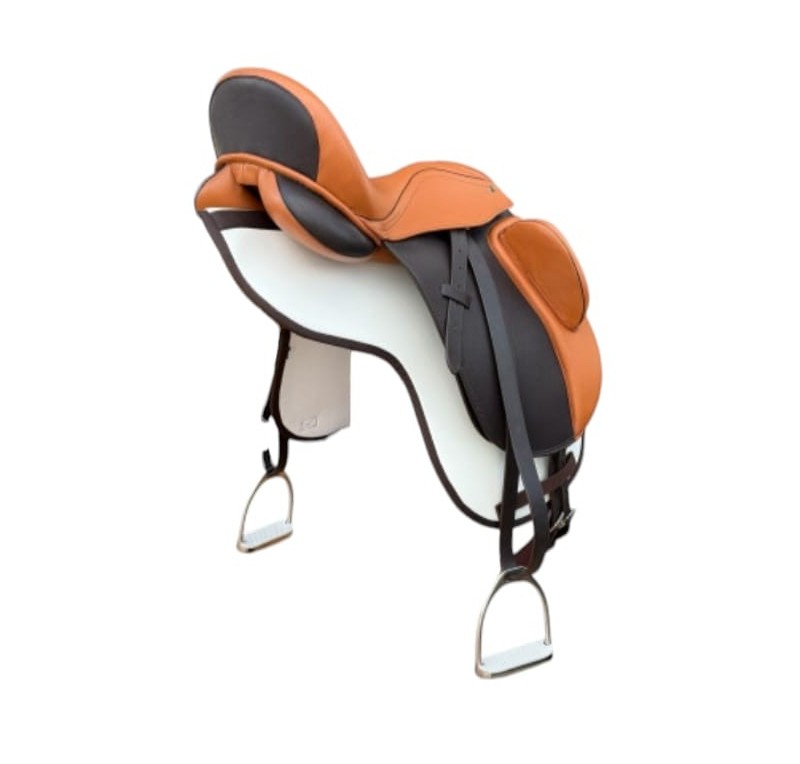 Montura doma Neuss con taco muslera | Varios colores