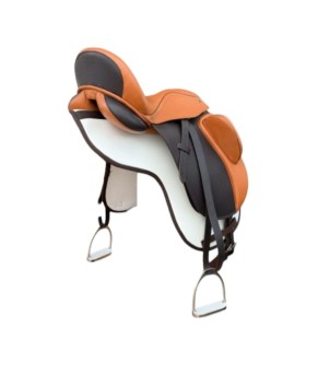 Montura doma Neuss con taco muslera | Varios colores