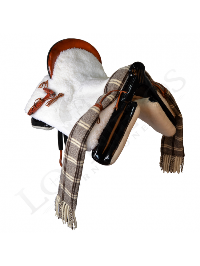 Silla Vaquera 'Los Nietos' | Mod. Andrea/ Negra (Zalea Fija) Silla Vaquera 'Los Nietos' | Mod. Andrea/ Negra (Zalea Fija)