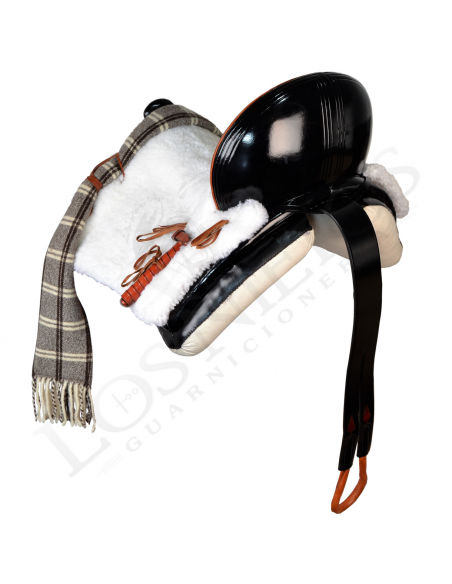 Silla Vaquera 'Los Nietos' | Mod. Andrea/ Negra (Zalea Fija) Silla Vaquera 'Los Nietos' | Mod. Andrea/ Negra (Zalea Fija)